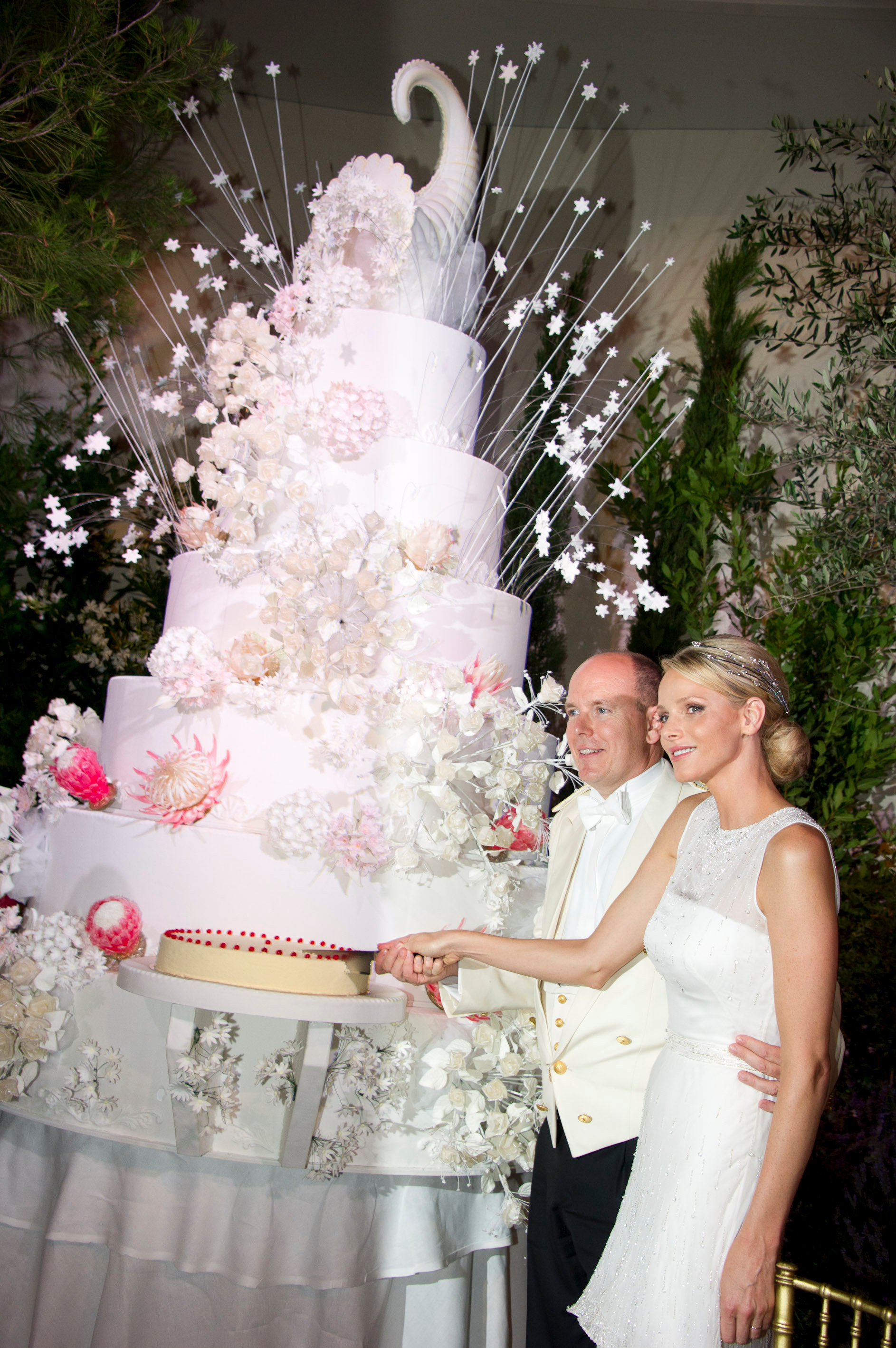 The couple didn't hold back when it came to their wedding cake in 2011